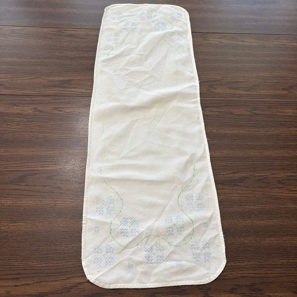 Vintage Ivory Cross Stitch Floral Table Runner Dresser Scarf 11x32 Blue Green